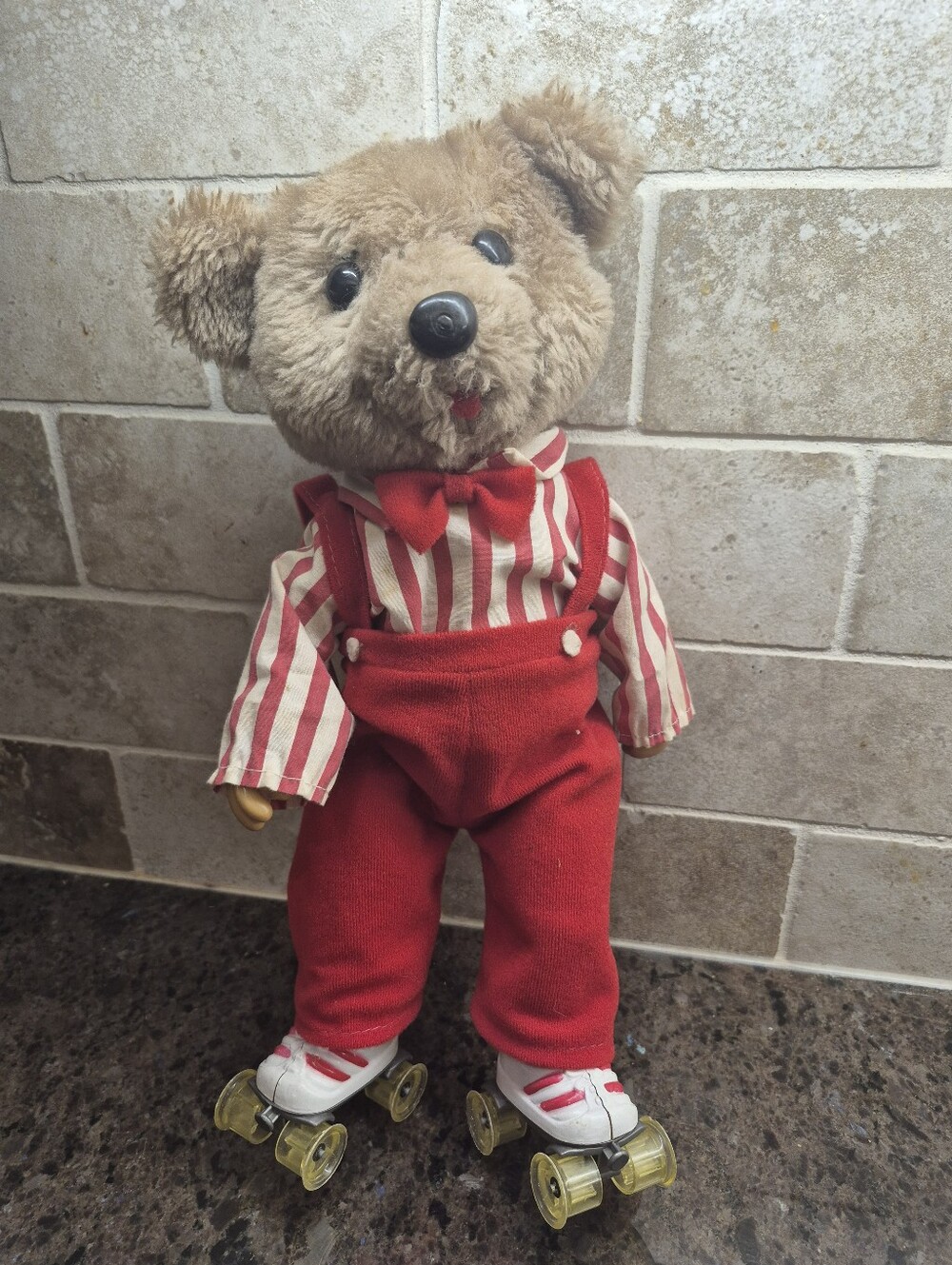 Vintage Sammy Skates Bear 1985 Plays Music and skates. Works